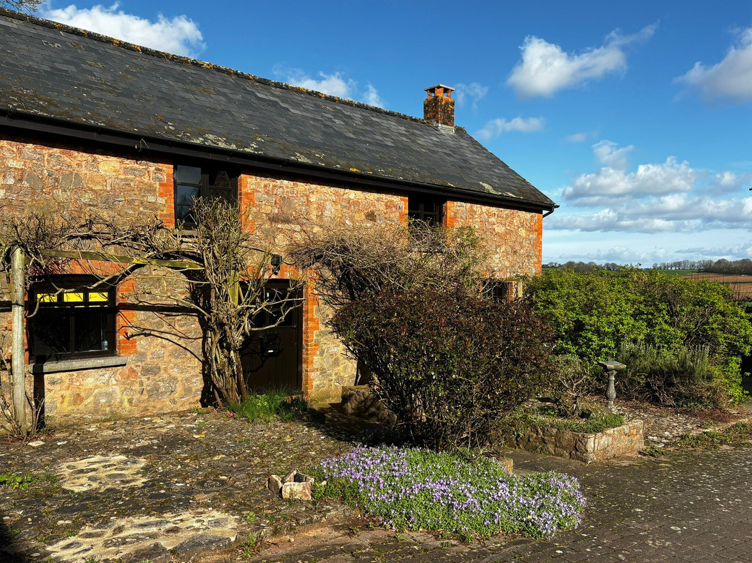 The Old Dairy at Bishops Barton主图