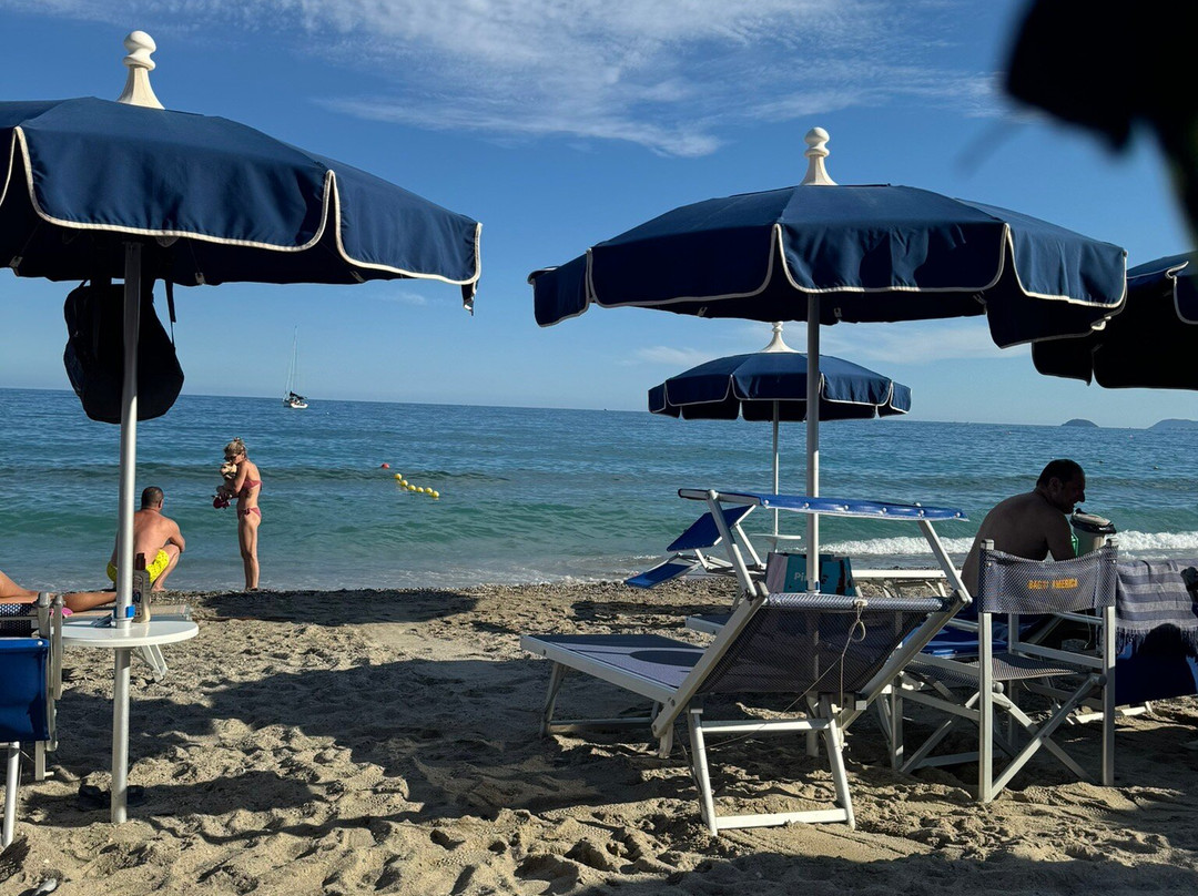 Spiaggia Ex Soggiorno Leonessa-彼得拉－利古雷必去景点