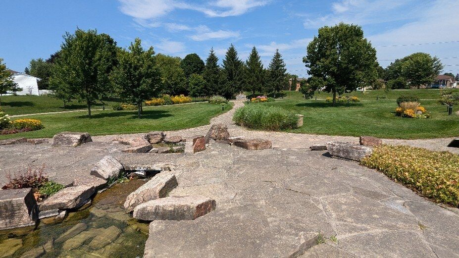 Walkerton Heritage Water Garden景点图片