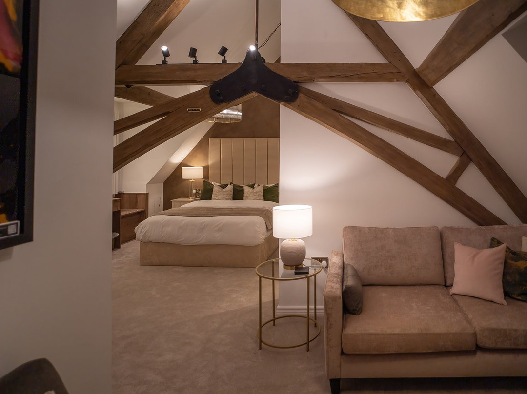 The Castle Hotel主图