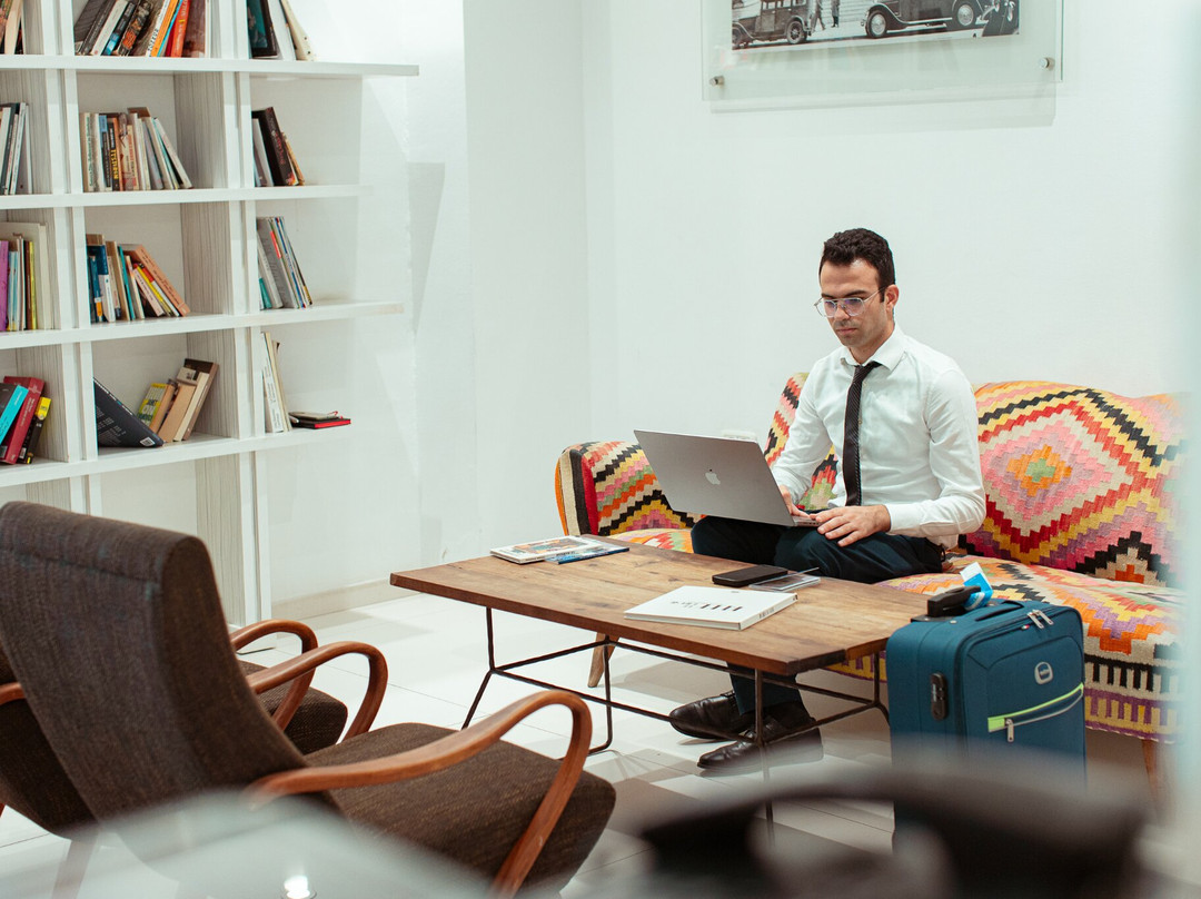 卡尔顿酒店主图