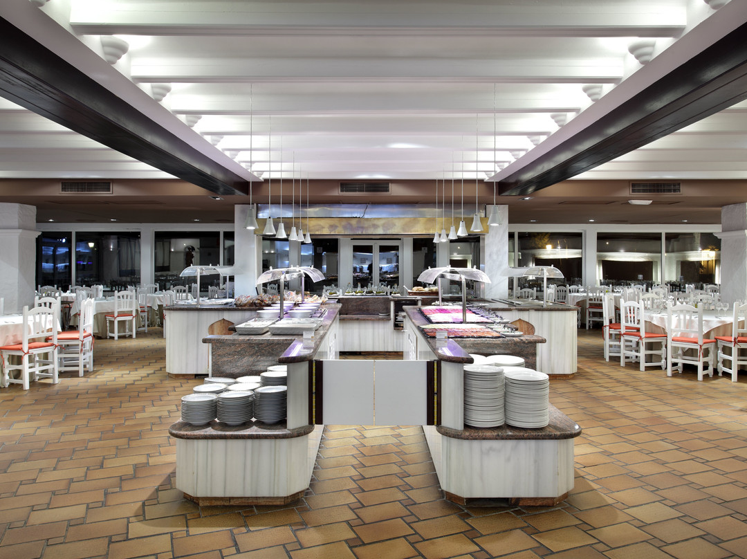 阿瓦德斯贝纳卡松酒店主图