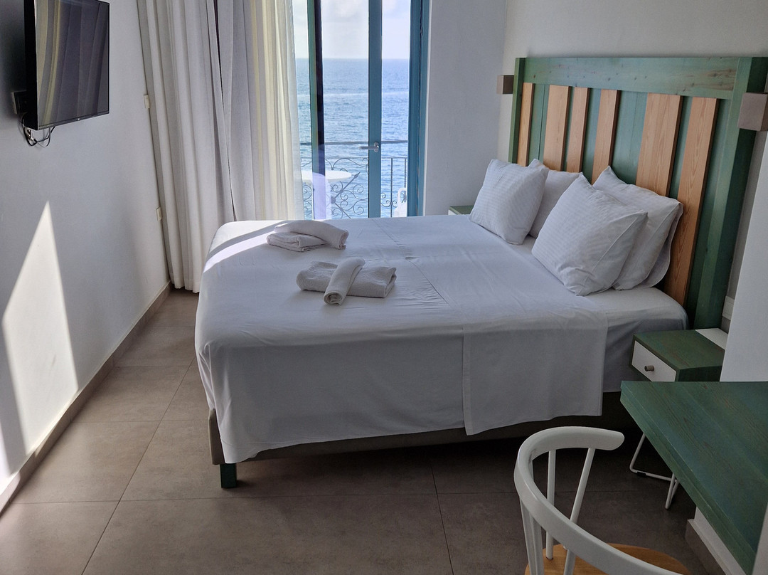 From Samaria To Livikon主图