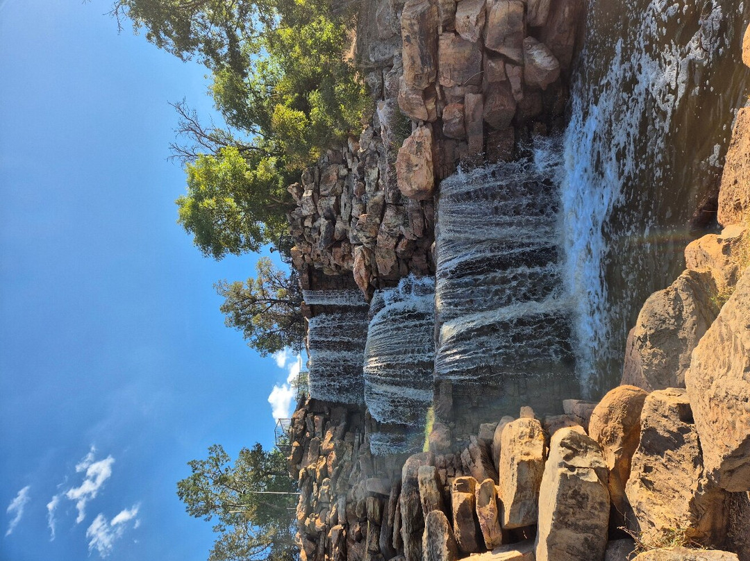 The Falls in Lucy Park景点图片
