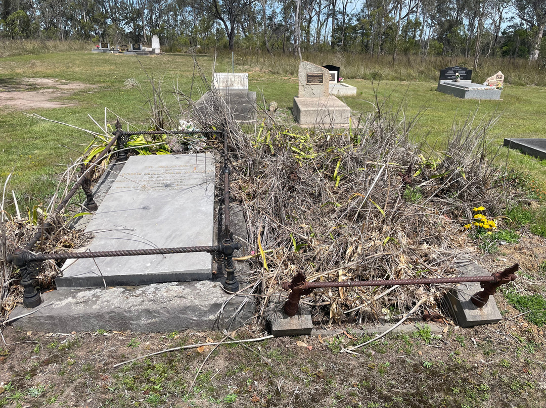 Briagolong Cemetery-Briagolong必去景点