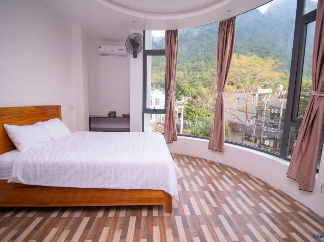 Long Hotel