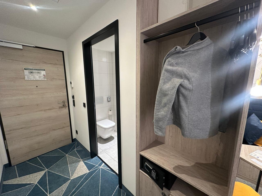 宜必思尚品巴特赖兴哈尔酒店（新开业）主图