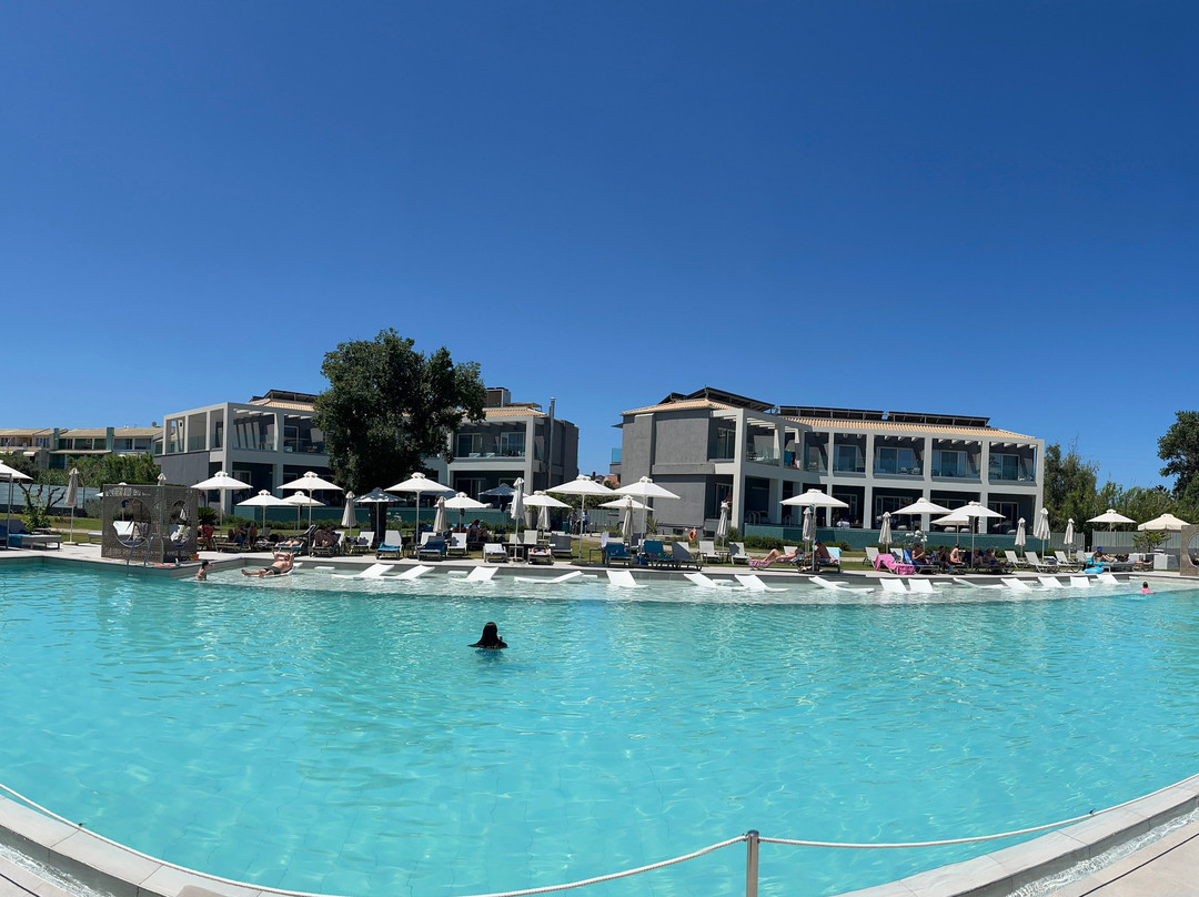 Acharavi Beach Hotel主图