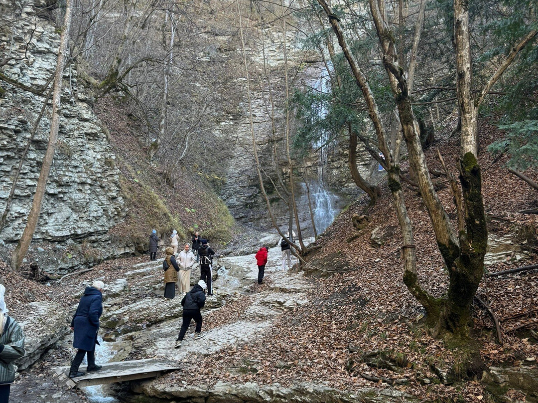 Nikhaloi Waterfalls景点图片