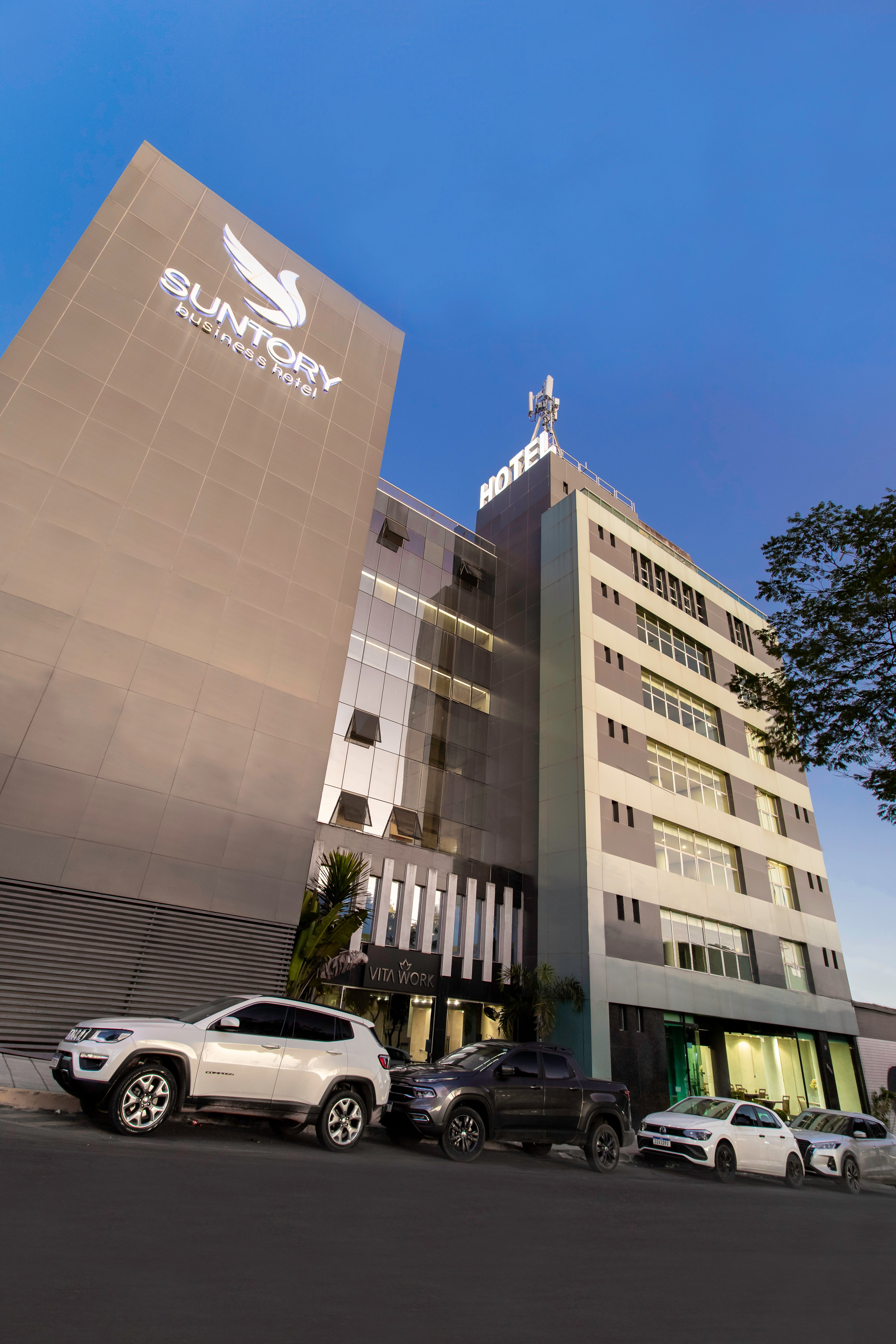 Suntory Hotel-官方