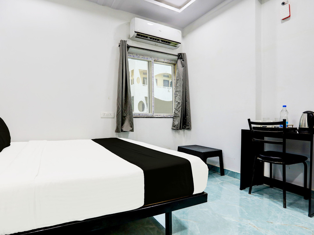 Super Townhouse Hitech City Near Yashoda Hospital