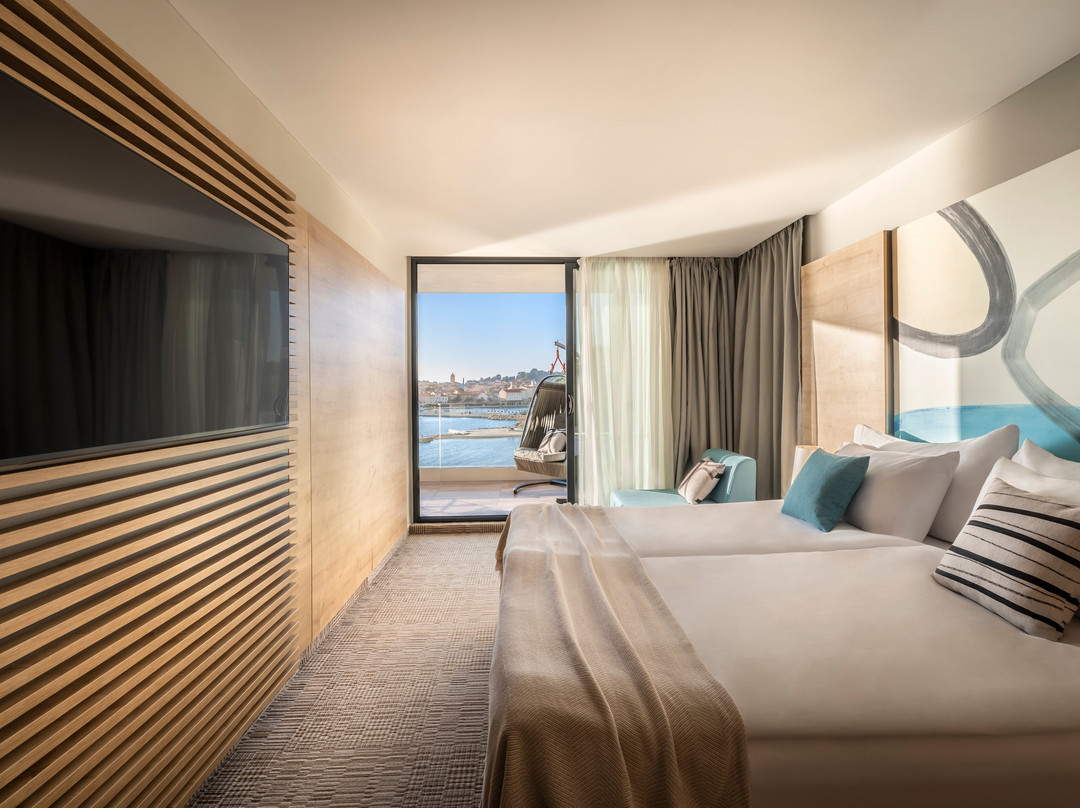 瓦拉马尔帕多瓦酒店主图