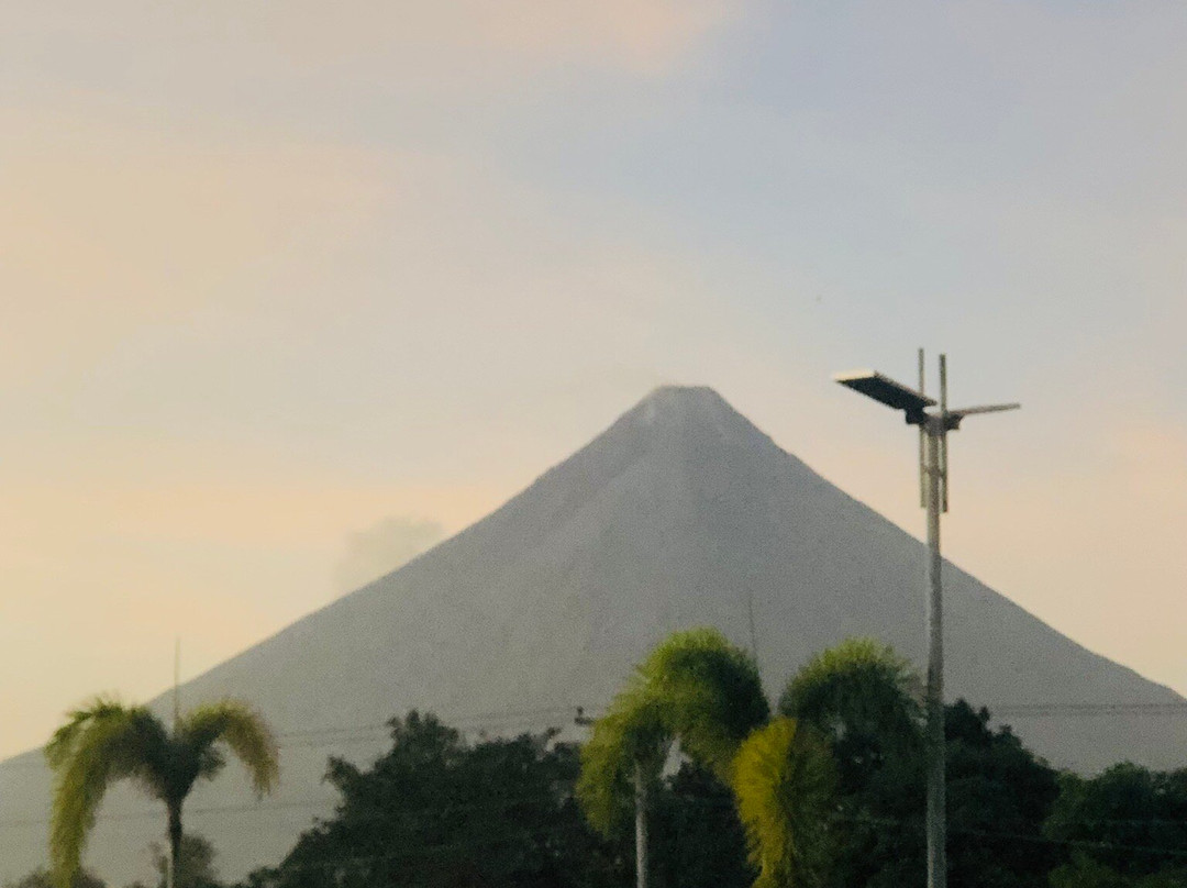 Mayon Skyline View Deck景点图片