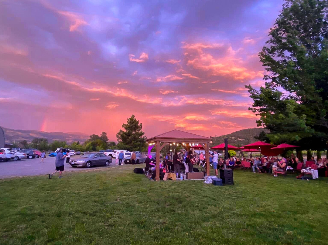 Phoenix旅游景点-Stoneriver Vineyards