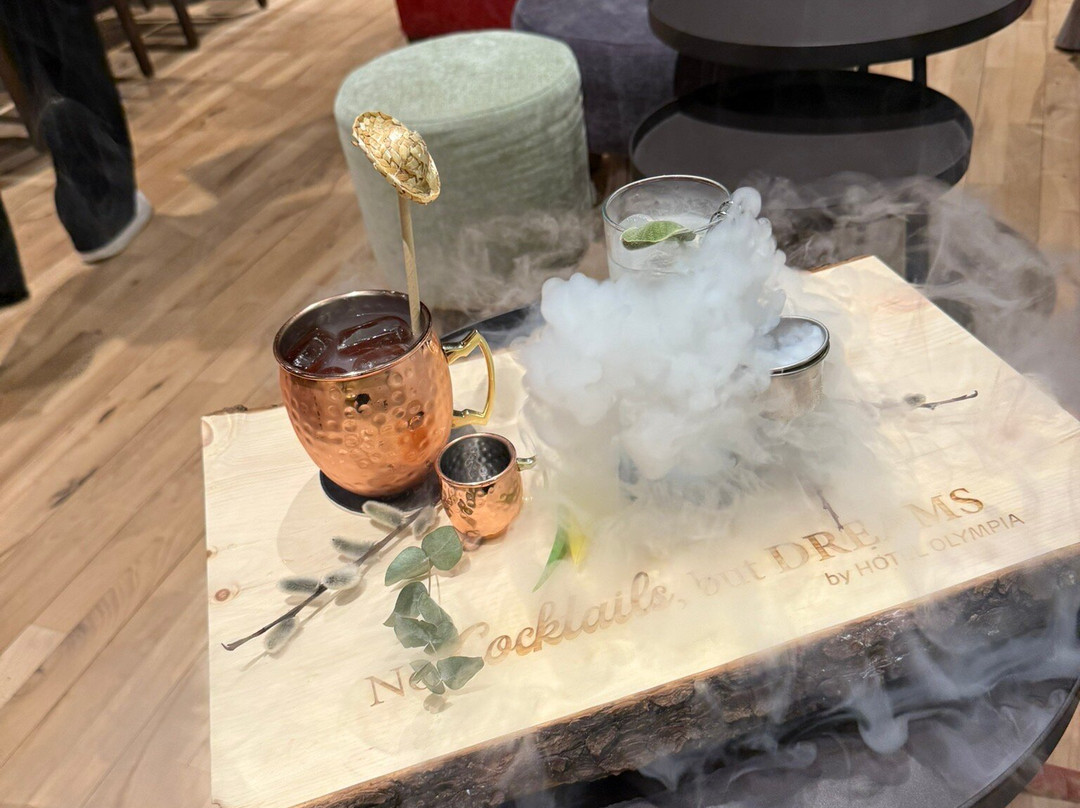 奥林匹亚酒店主图
