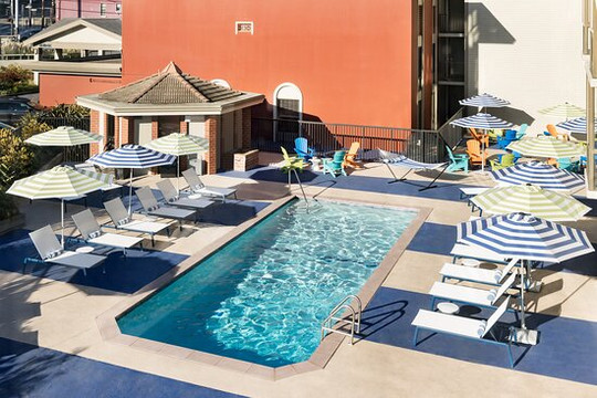 卡萨渔人码头酒店主图