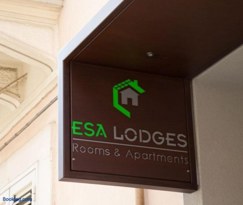 Esa Lodges