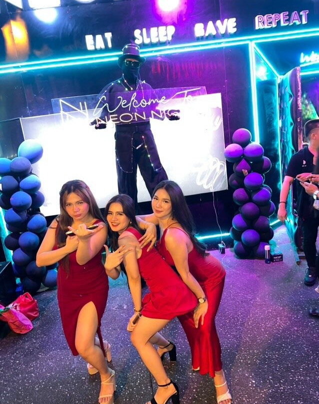 Neon Nights Bar Club-马卡蒂必去景点