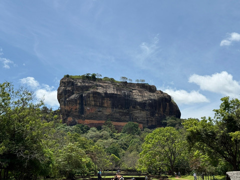 Travel With Tissa-康提必去景点