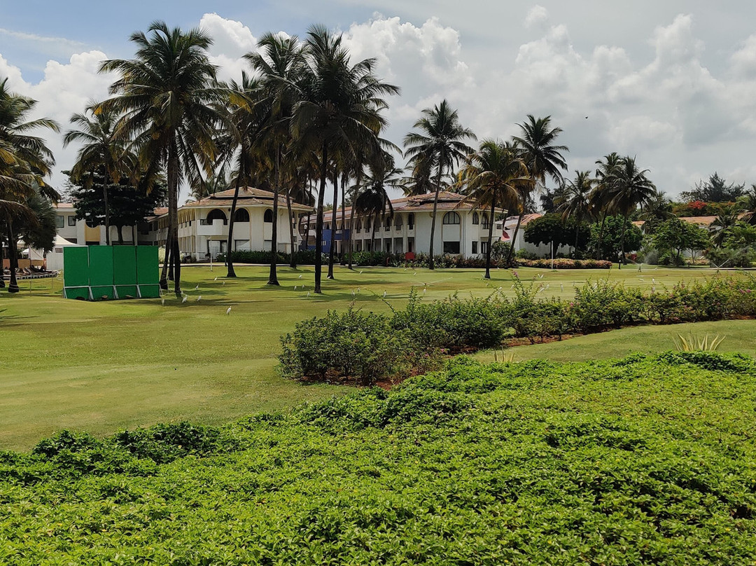 果阿度假胜地假日酒店主图