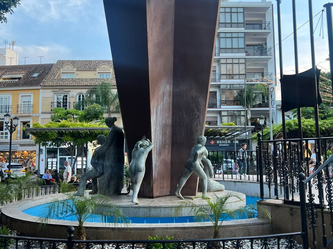 Plaza Constitucion-福恩吉罗拉必去景点