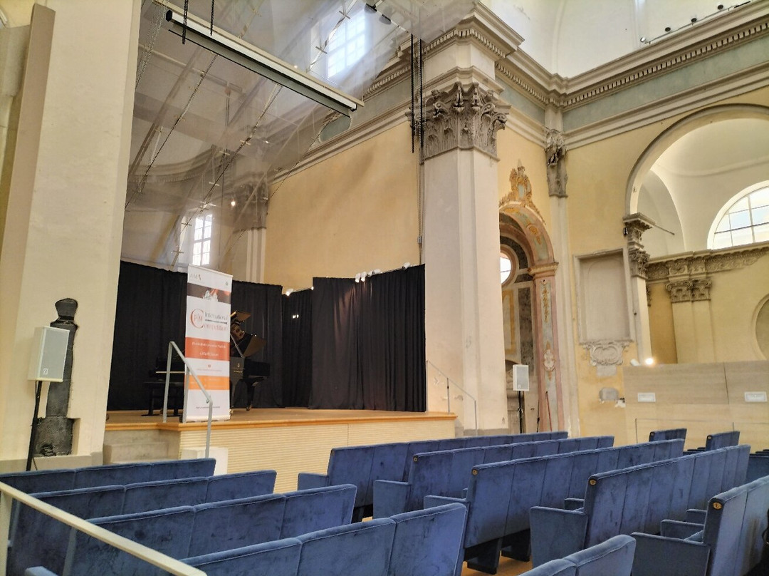 Auditorium Ex-Chiesa di San Francesco-基亚瓦里必去景点