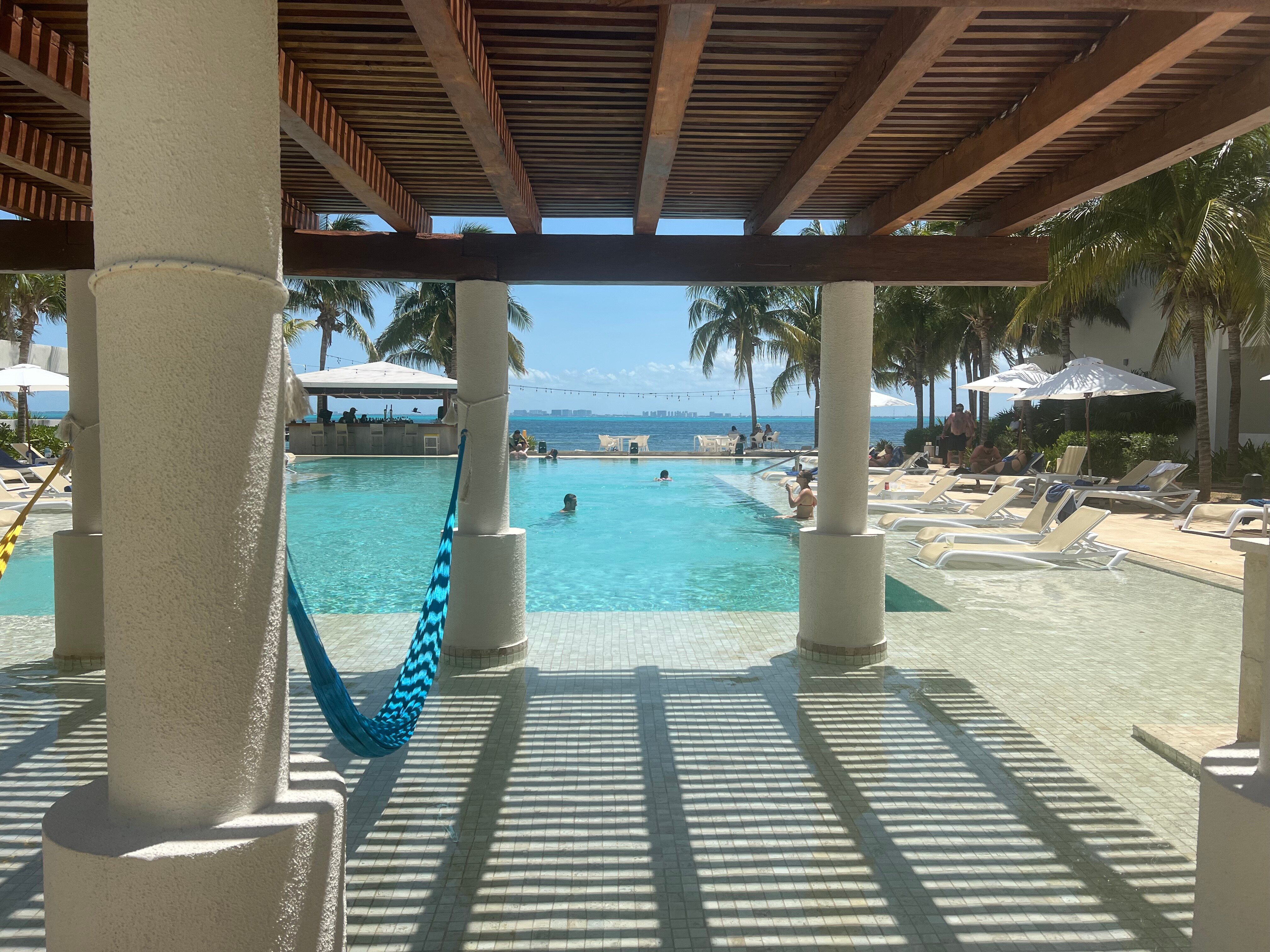 Izla Hotel-泳池