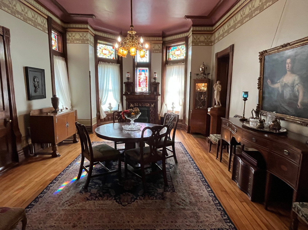 Shakespeare Chateau Inn and Gardens Bed & Breakfast主图