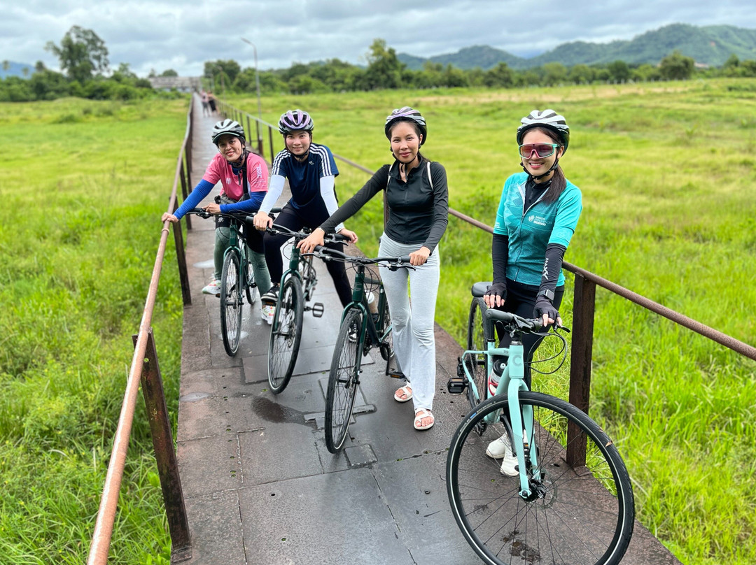 Hands Experiences Bicycle Tour (Thailand)
