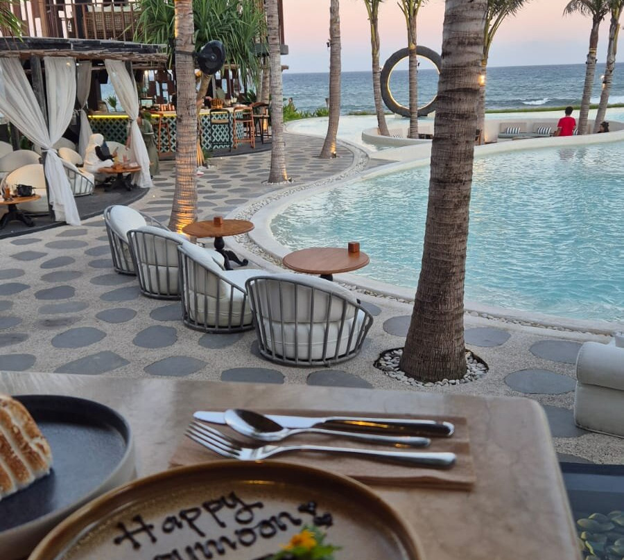 Moonstone Beach Lounge-苏卡瓦堤必去景点