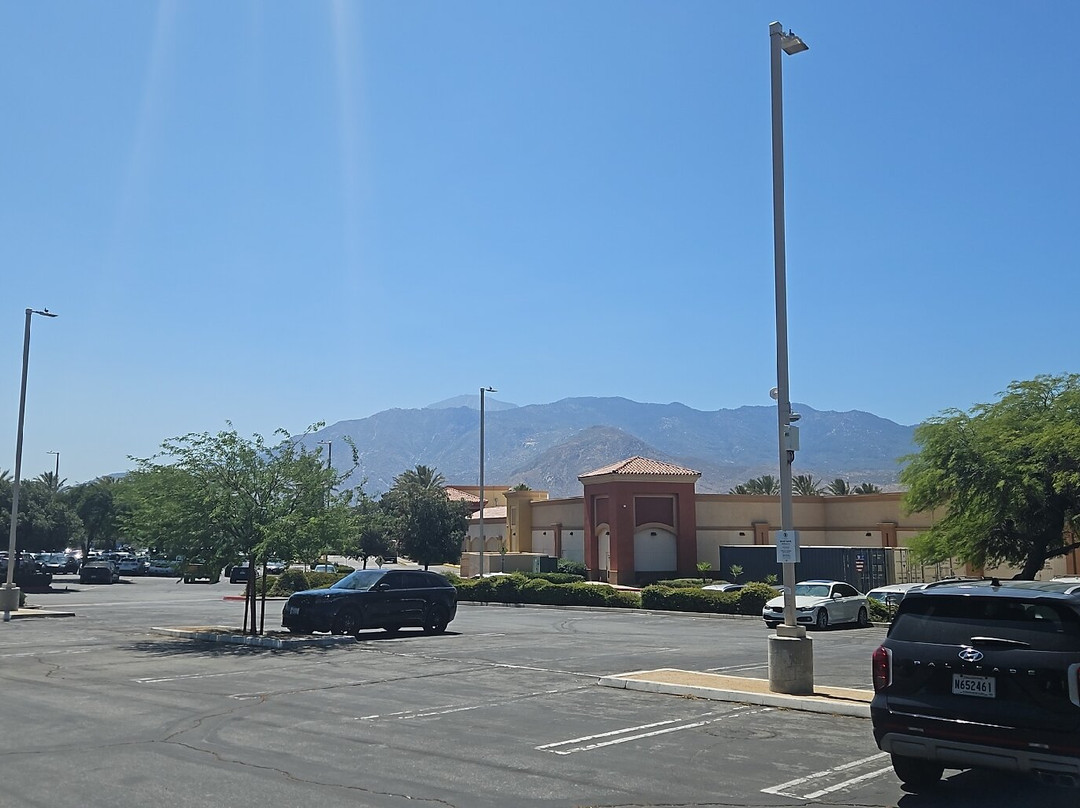 棕榈泉奥特莱斯-卡巴宗必去景点