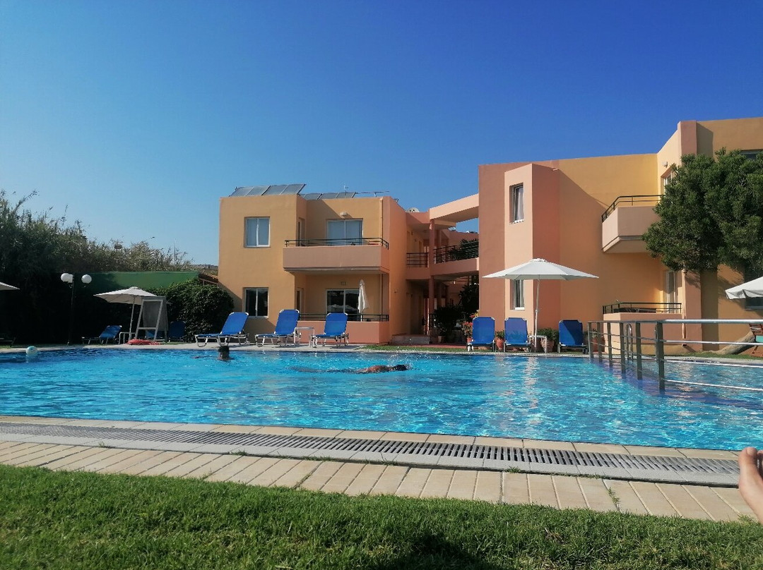 Alonia Apartments主图