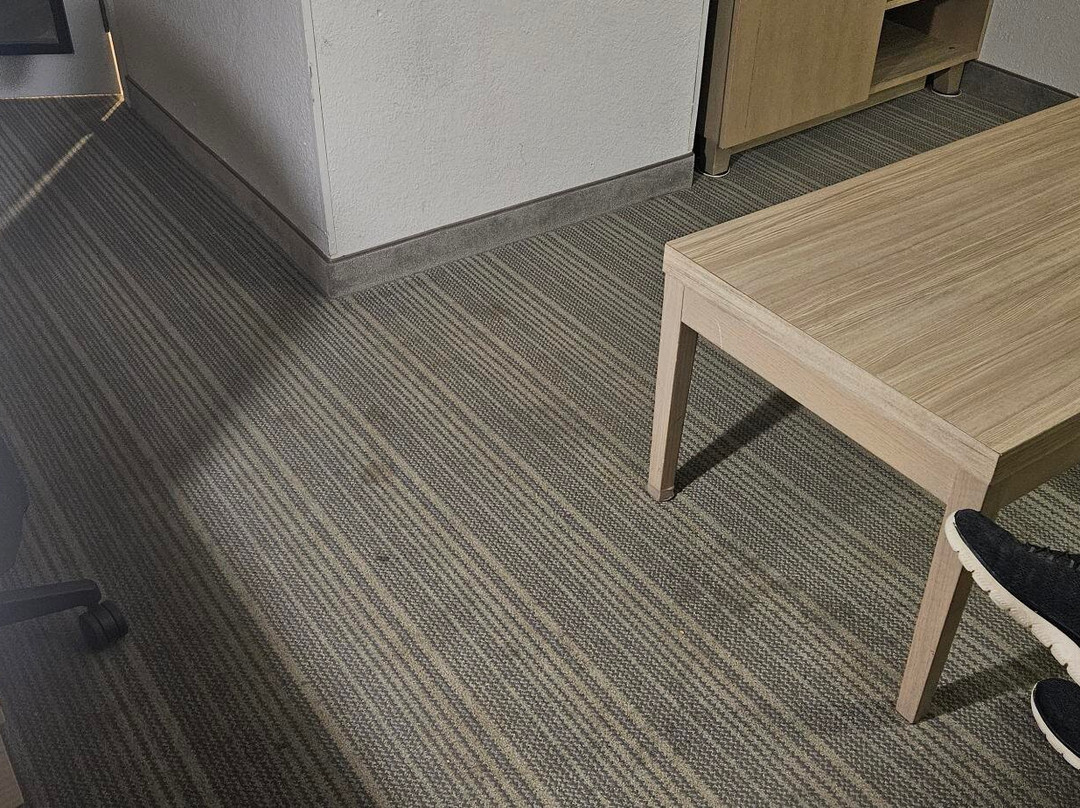 美国购物中心江山套房旅馆主图