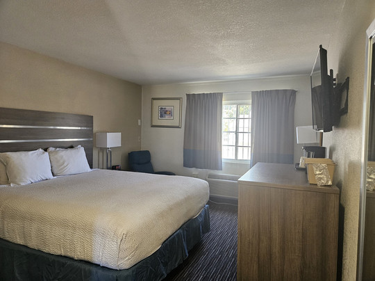 Rodeway Inn near University - Gateway to Yosemite主图