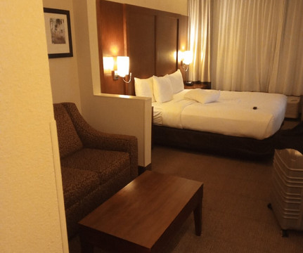 舒适套房酒店-迈阿密肯德尔主图