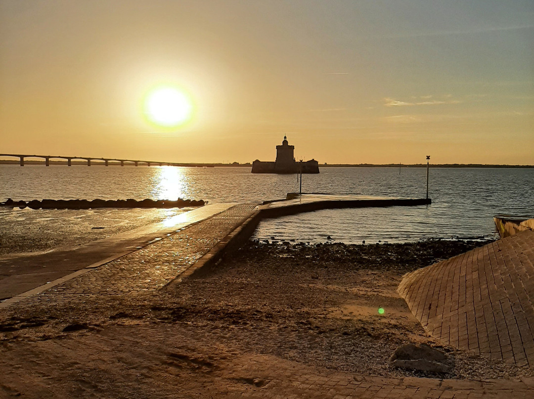 终点站酒店主图