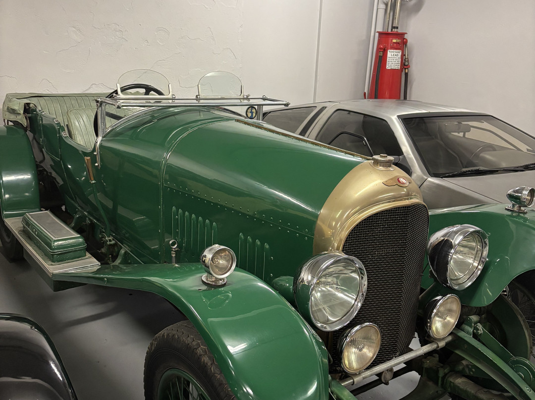 Canadian Automotive Museum-奥沙瓦必去景点