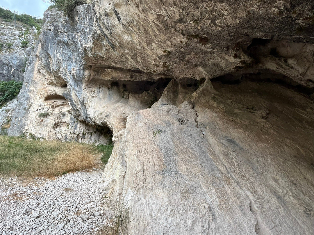 Monastero di San Martino In Valle-Fara San Martino必去景点