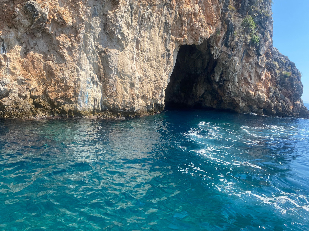 Lido Boat Tours-Himare必去景点