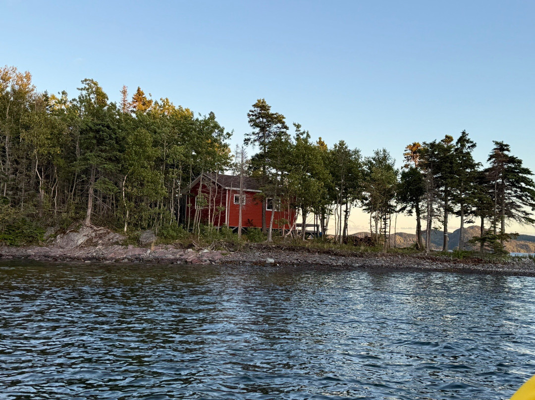 Clarey's Diving & Eco Boat Tours-Triton必去景点