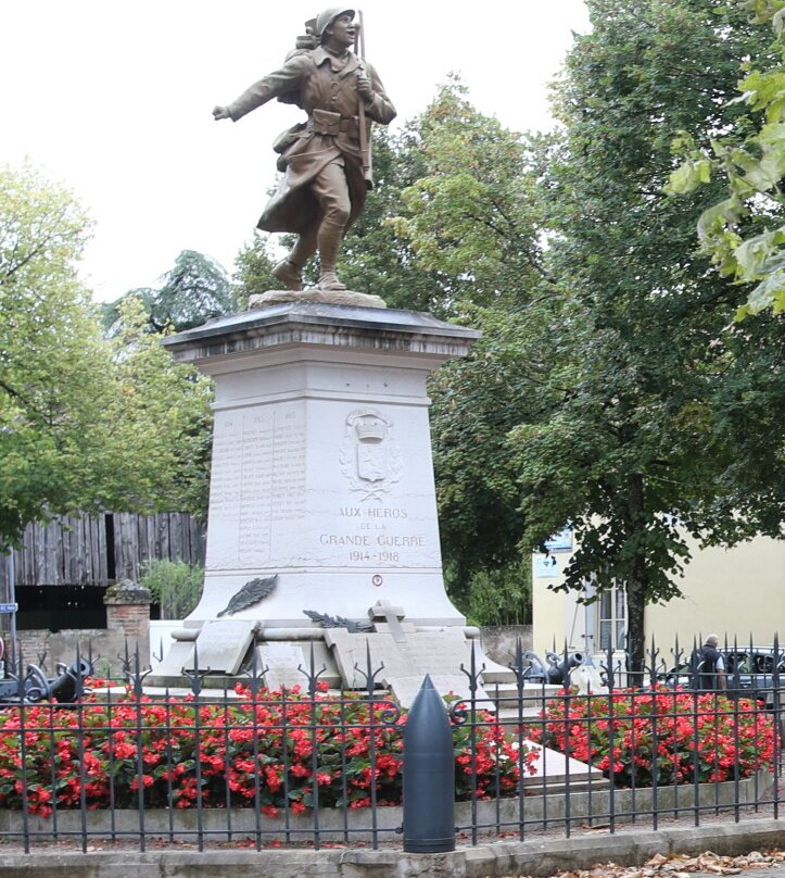 Monument Aux Morts - Seurre-Seurre必去景点