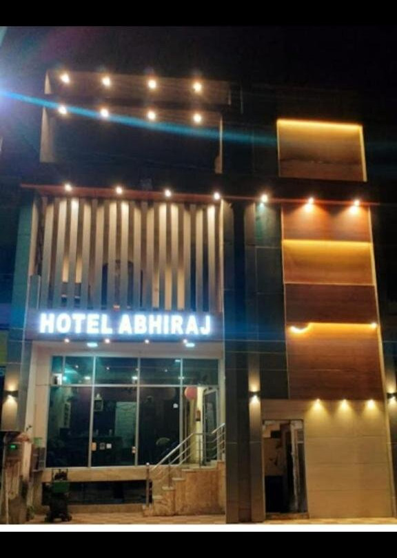 Abhiraj Guest House