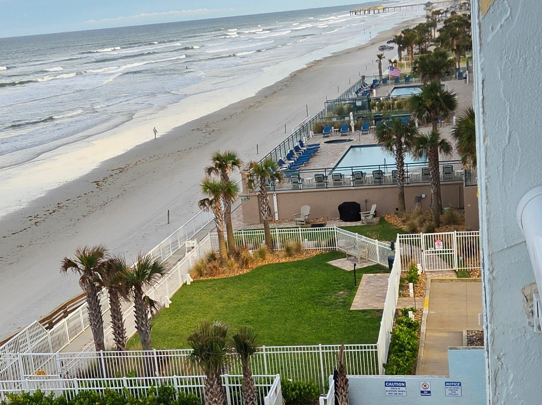 Beachside Hotel主图