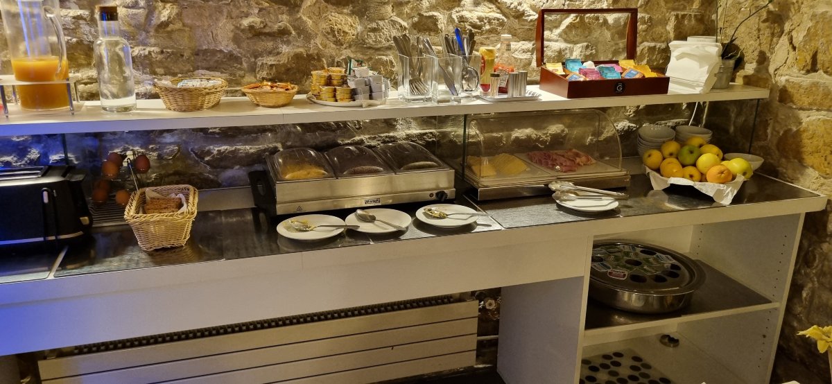 巴士底洛奈酒店-餐饮