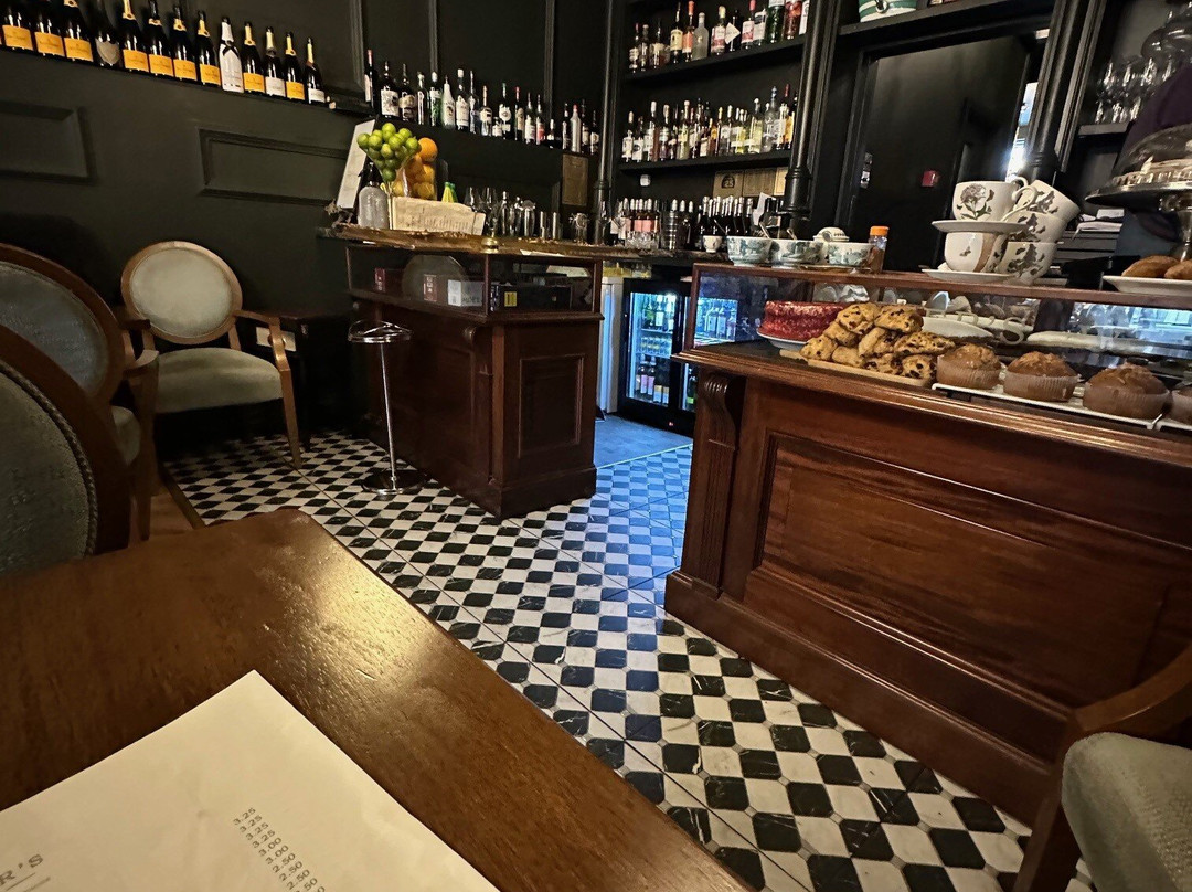 Walter's house of coffee, cocktails &  champagne