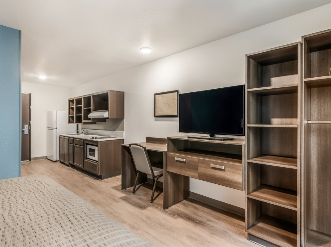 伍德斯普林特斯夏洛特 - 大学研究公园套房主图