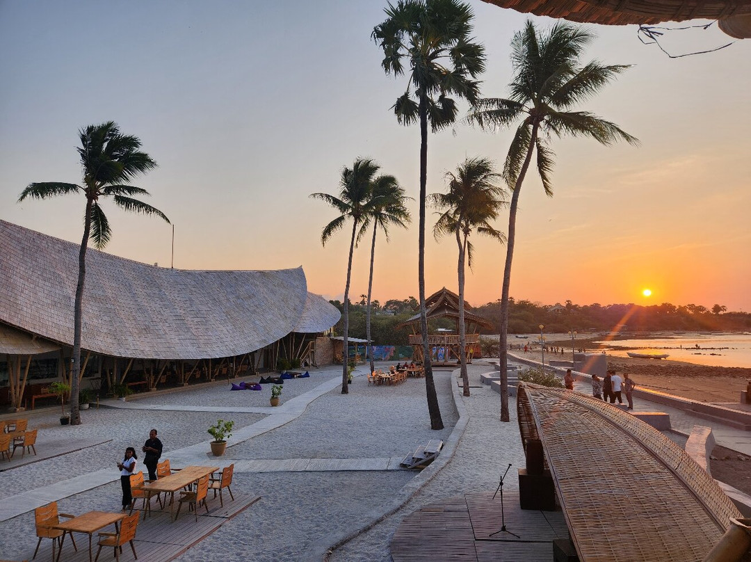 La Cove Beach Resto & Bar主图