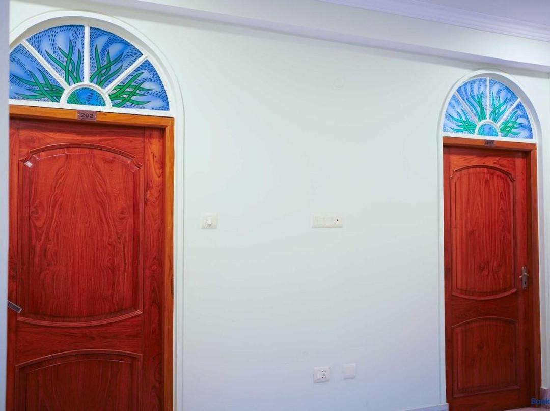 Capital O 61205 Blue Diamond Hotel And Restaurant