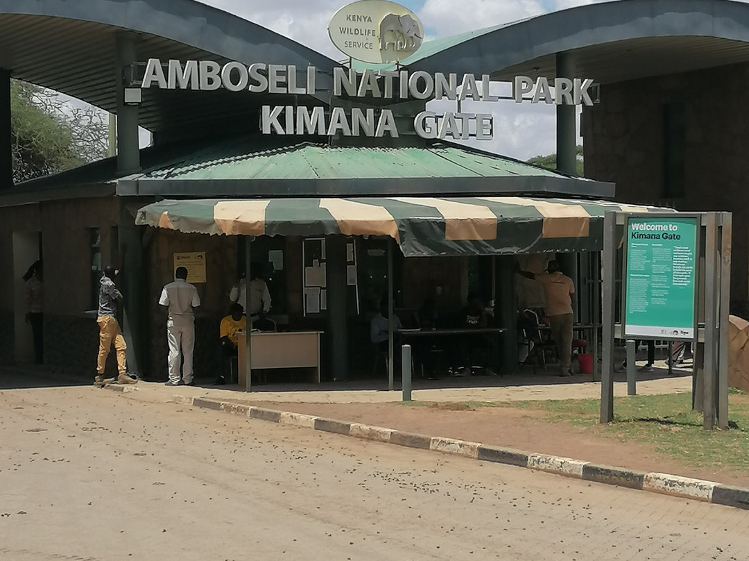 D.M. Tours & Safaris-查佛必去景点