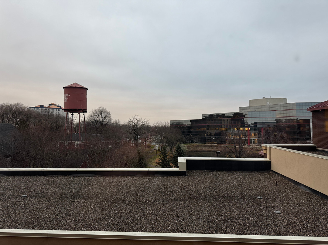 Embassy Suites by Hilton Minneapolis North主图